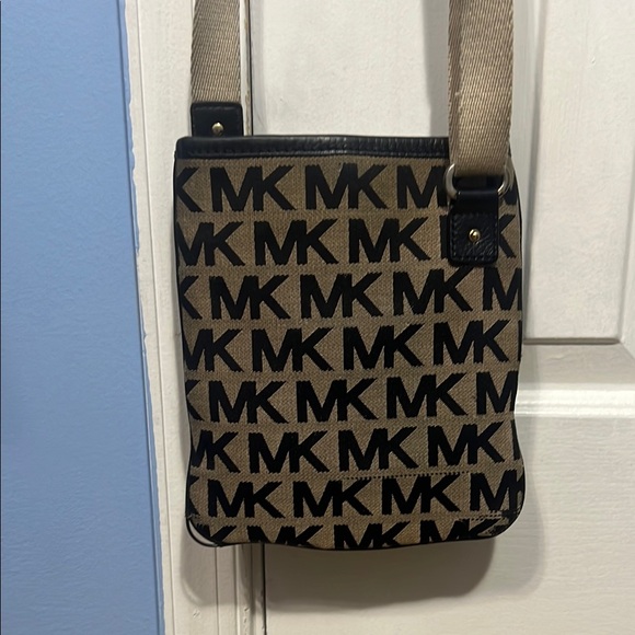 Michael Kors Black and Tan Crossbody Bag - Picture 4 of 7